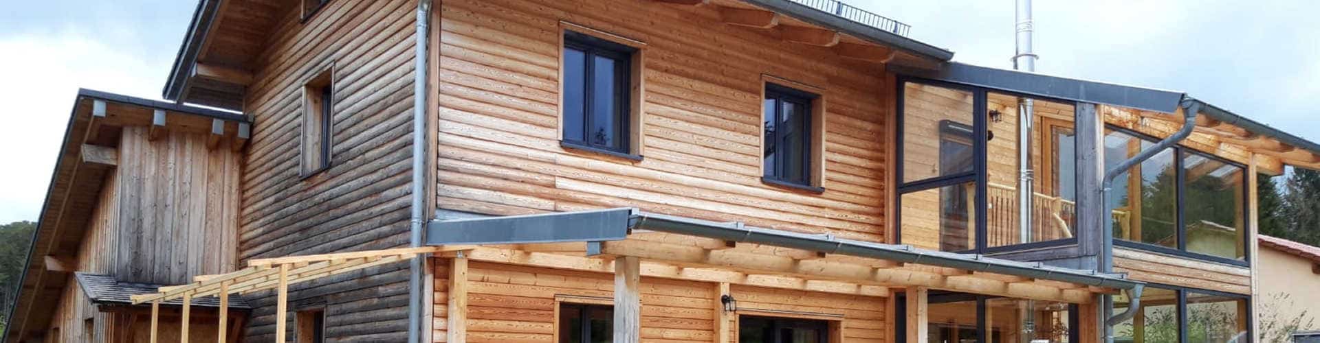 Fertighaus mit Holzfassade