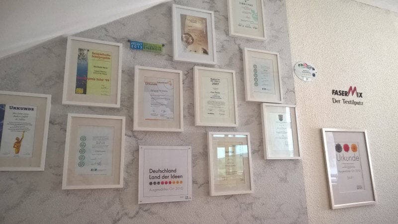 Urkunden und Auszeichnungen